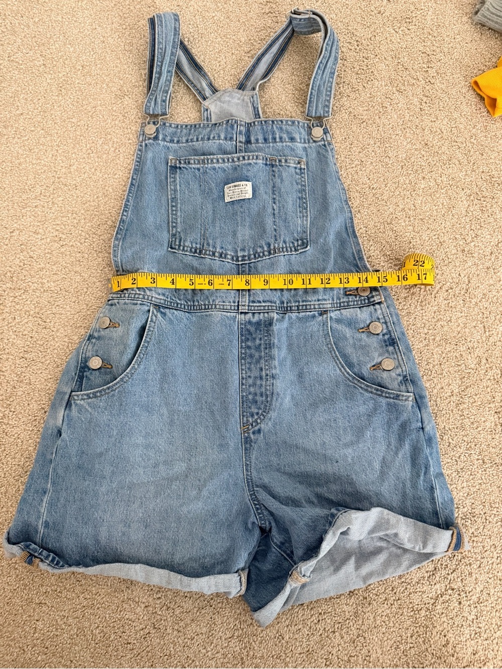 Levi’s Light Wash Denim Short Overalls | M